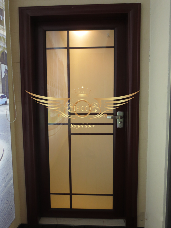 cửa-nhôm-mở-quay-kết- hợp-nan-trí